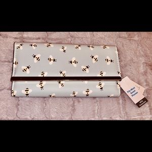 NWT Bumblebee print clutch organizer. Time and Tru